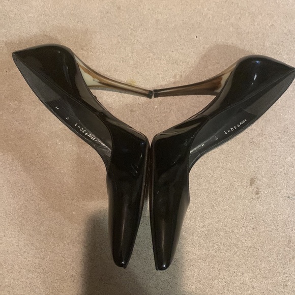 Stuart Weitzman Heels. Size 7. Good condition. So Unique! - Picture 4 of 10